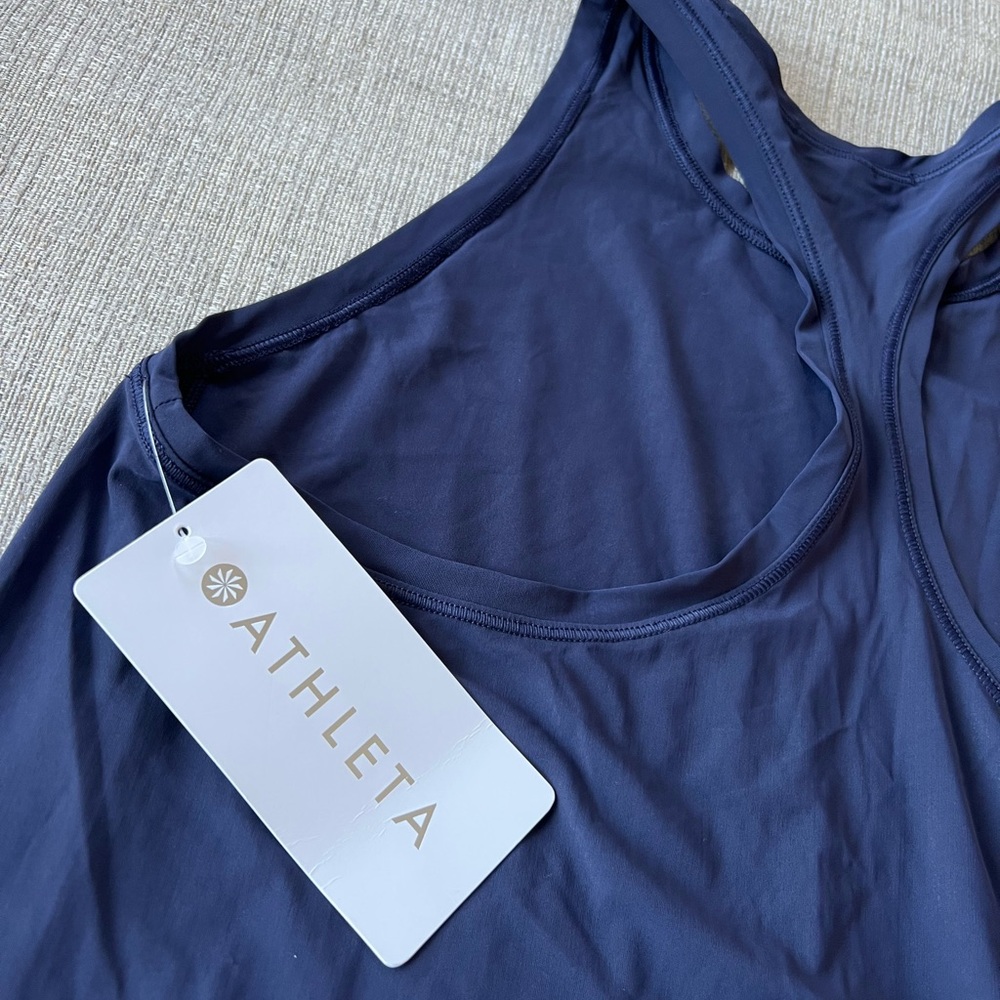 NWT lightweight wicking relaxed fit Ultimate Tank size SMALL navy blue